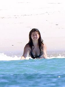 Selena Gomez Sexy One-Piece Swimsuit Paparazzi Set Leaked