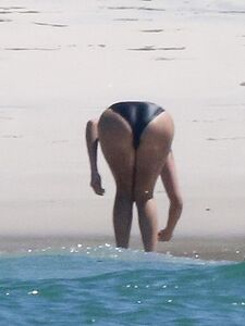 Selena Gomez Sexy One-Piece Swimsuit Paparazzi Set Leaked