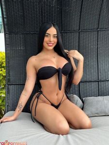 Gemelas Abello Aka Twins Bella Nude Curvy Boobs And Booty Onlyfans Leaks Photos