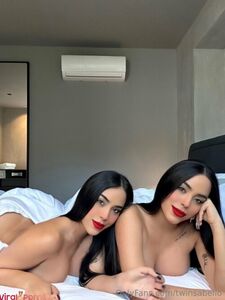 Gemelas Abello Aka Twins Bella Nude Curvy Boobs And Booty Onlyfans Leaks Photos