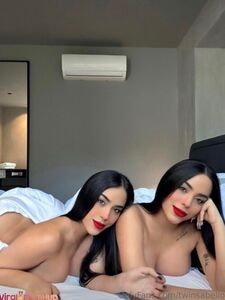 Gemelas Abello Aka Twins Bella Nude Curvy Boobs And Booty Onlyfans Leaks Photos