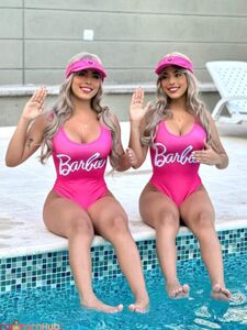 Gemelas Abello Aka Twins Bella Nude Curvy Boobs And Booty Onlyfans Leaks Photos