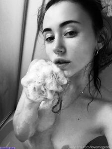 arilaviee exclusive onlyfans leaked nudes