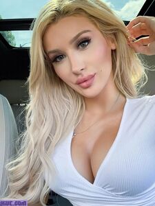 Molly Eskam new hot onlyfans leaks