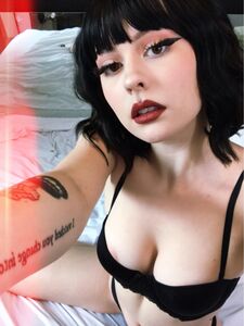 Lolagoth AKA Lolaknivesxznew hot onlyfans leaked nudes