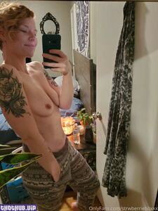 Strwberriebbxxx onlyfans leaks nude photos