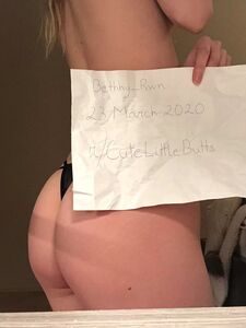 Bethhy Rwn onlyfans leaks nude photos