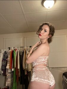 Lauramariexoxo onlyfans leaks nude photos