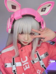 PoppaChan – Alice (40 pictures)