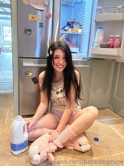 Belle Delphine First Post Back 2023 Onlyfans Set Leaked