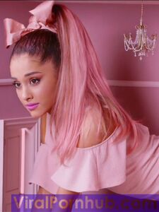 Ariana Grande Nude Leaks