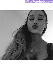 Ariana Grande Nude Leaks