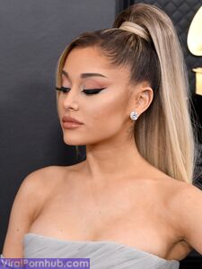 Ariana Grande Nude Leaks