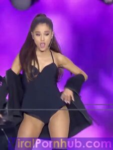 Ariana Grande Nude Leaks