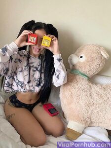 Bella Poarch almost Nudes