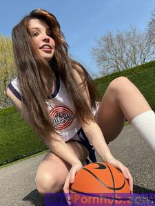 Belle Delphine - new leaks mega (34 Pictures & 1 Videos)