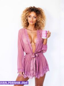 Jena Frumes Nude Photos Leaked
