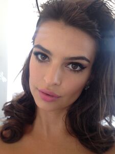 Super Model Emily Ratajkowski Nude Leaks