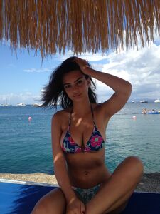 Super Model Emily Ratajkowski Nude Leaks