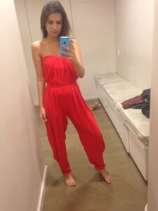 Super Model Emily Ratajkowski Nude Leaks